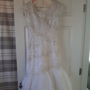 mermaid style wedding dress